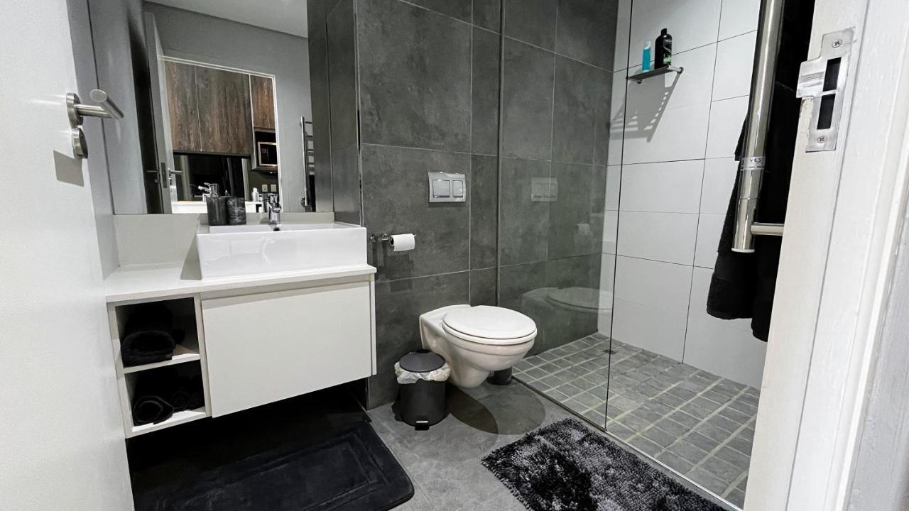 Modern Luxury Studio With Breathtaking City Views - No Load Shedding Ciudad del Cabo Exterior foto
